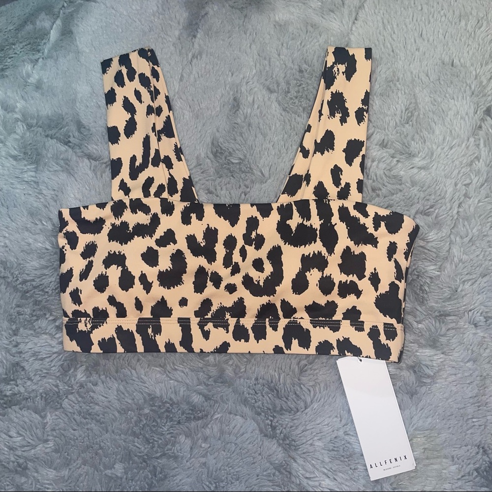 ALLFENIX Double lined sports bra. Size M NWT